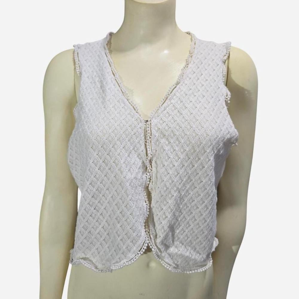 Primary white vest with 2 hooks